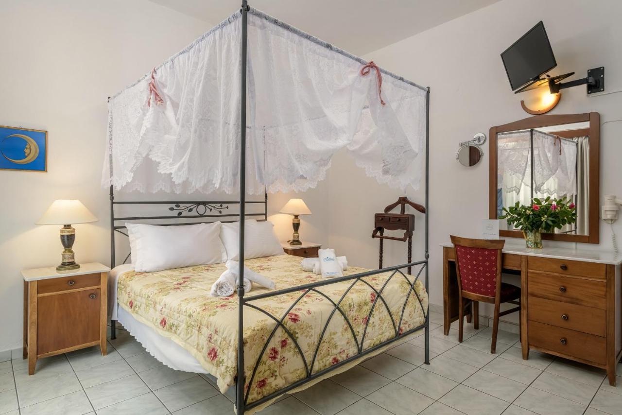 Grikos Hotel Patmos Town Exterior photo
