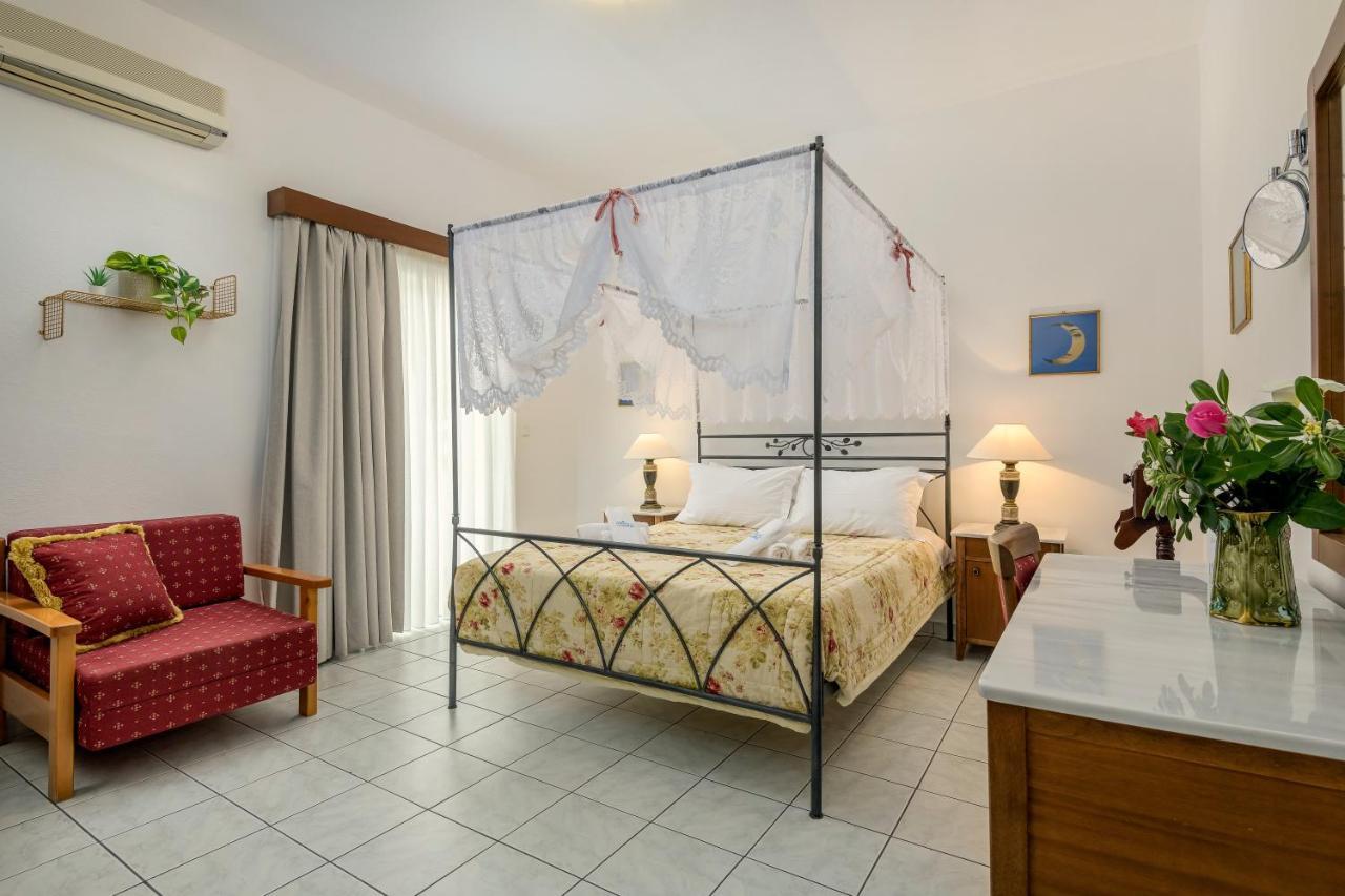Grikos Hotel Patmos Town Exterior photo