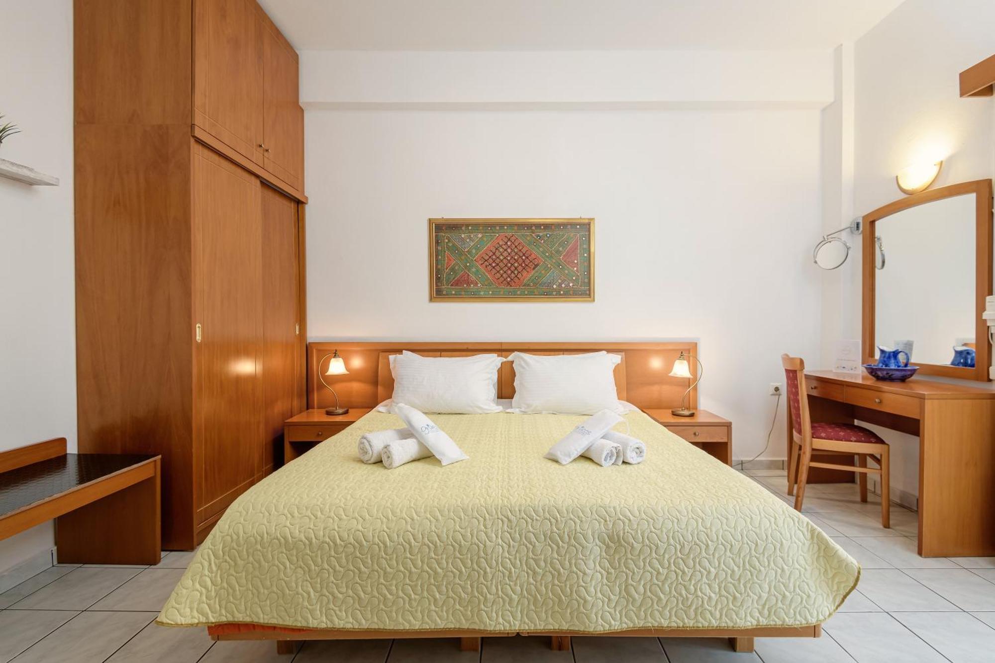 Grikos Hotel Patmos Town Exterior photo
